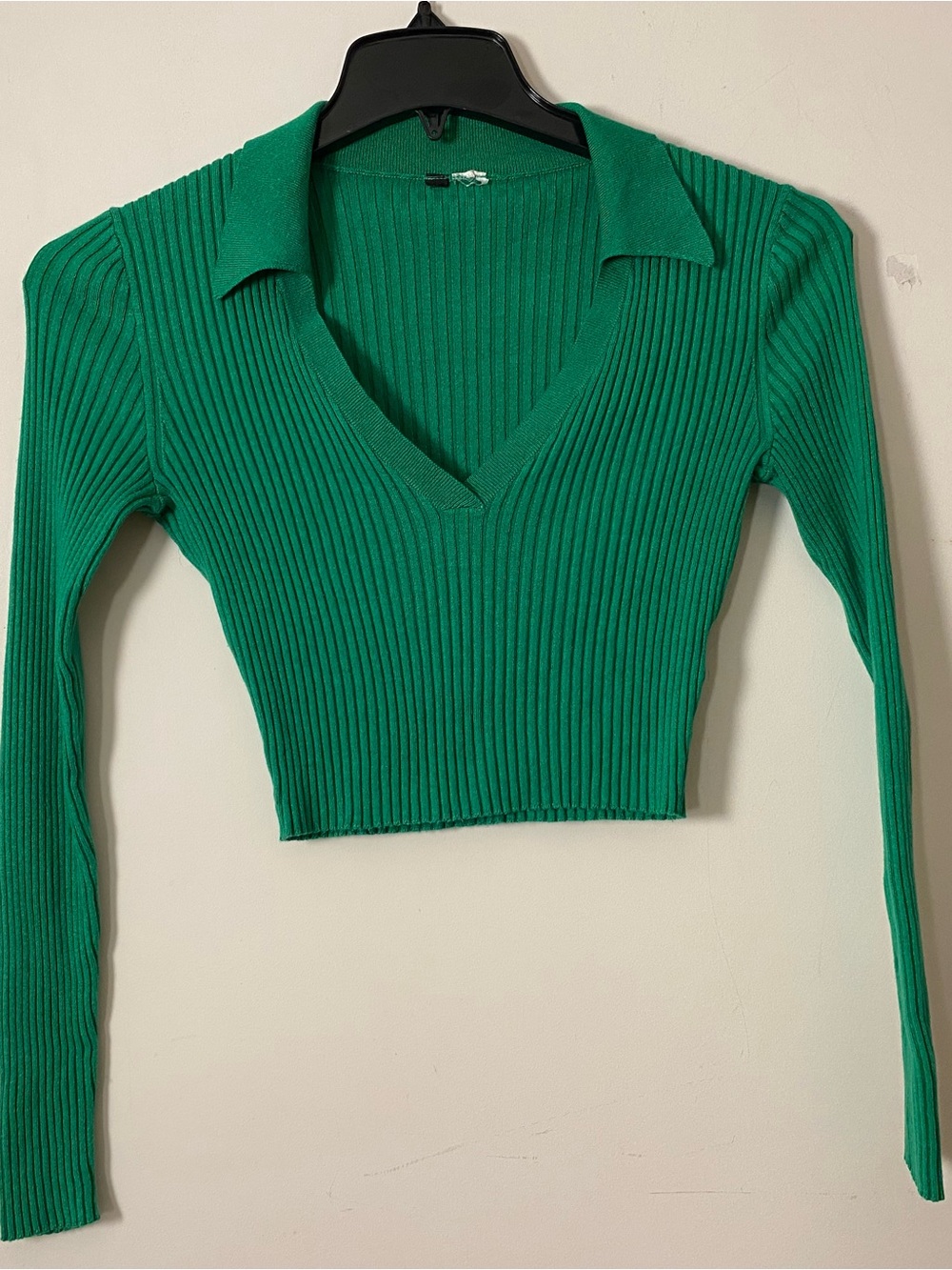 Green Ribbed V-Neck Collared Crop Top